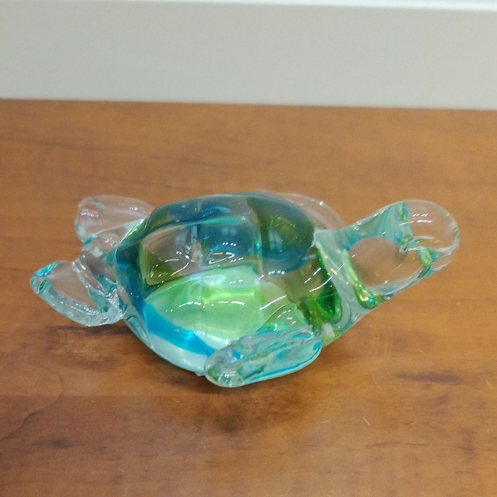 Chesapeake Bay Glass Turtle Figurine in Blue-Green